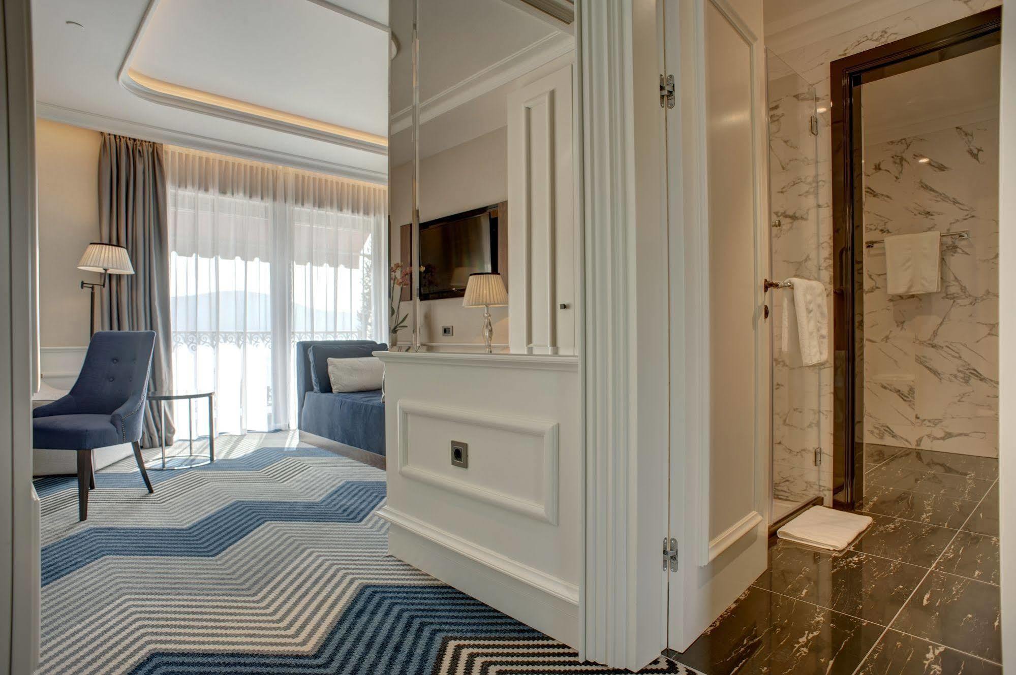 Boutique Hotel La Roche 티바트 외부 사진